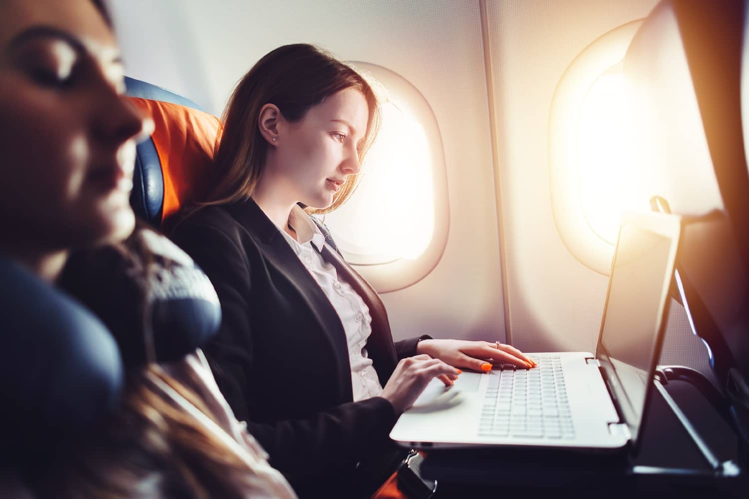 25 Great Jobs for People Who Love to Travel - thumbnail