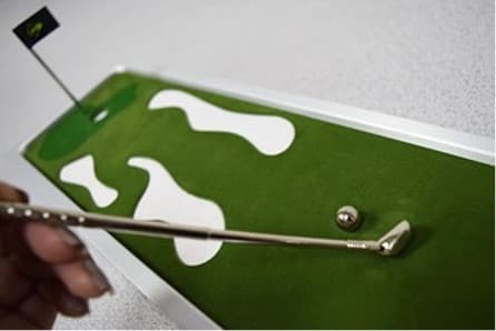 Desktop golf pens