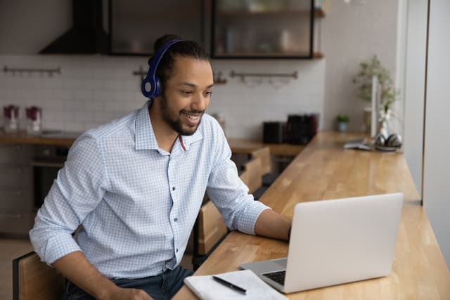 8x8 Business Phone System Review and Pricing in 2025