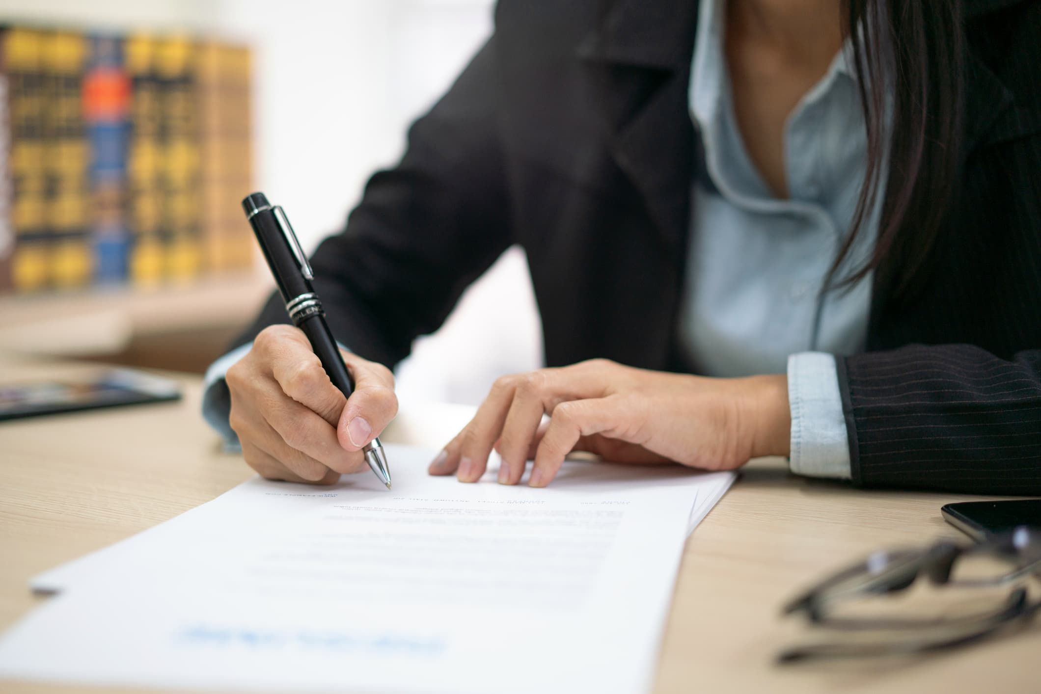 The Pros and Cons of a Term Loan - thumbnail