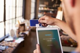 How to Use Your iPhone for Credit Card Processing